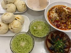 -李与白包子铺(桐梓林店)