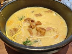 -银米·云南传统过桥米线(双廊黑金冠店)