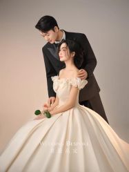 -喜爱高定婚纱摄影