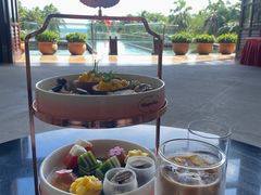 -亚龙湾喜来登·美景台大堂吧