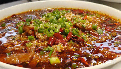 月下品味美食时光