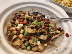 -鞍山大白鲨美食酒店