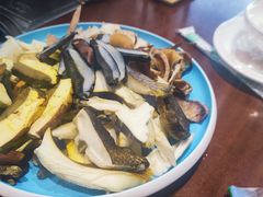 -菌之家·专业纯野生菌火锅·特色炒菌