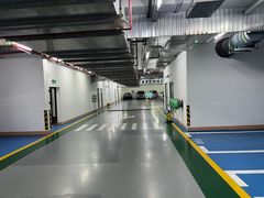 -新世界新丸中心-地下停车场