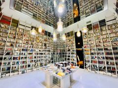 -钟书阁(松江泰晤士小镇店)