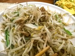豆芽炒肉-老昌春饼(中央大街店)