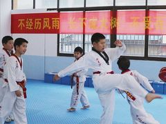 -悦动体能篮球羽毛球网球(三里河店)