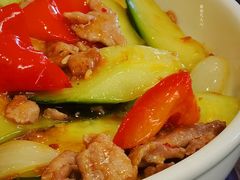 西葫芦炒猪肉-蓬莱小馆 Joyful Restaurant