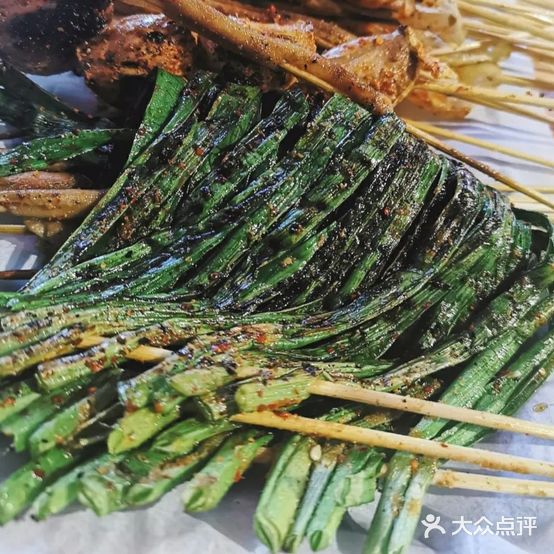 新疆艾麦尔羊肉烧烤