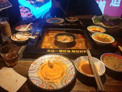 -老牌坊云南鱼豆花火锅(哈西万达店)