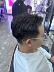 -藤野造型烫染·漂发