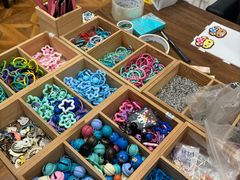 -花栗创意手工馆·小戏拼豆店