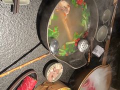 -三出山火锅(南京万象天地店)