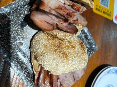 -老天桥酱肉烧饼夹肘子(天桥店)