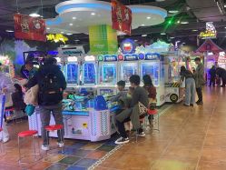 -菲菲羊乐园(临平银泰城店)