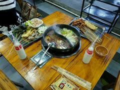-灌县老妈砂锅串串香(万科红生活广场店)