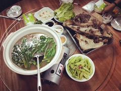 -芦茨金富饭庄·25年老字号·专做稻草鸡