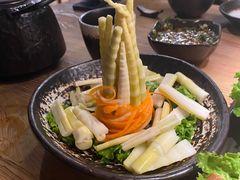 -湊湊火锅·茶憩(杭州湖滨银泰in77店)