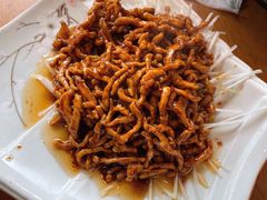 -石磨豆花家常菜·牦牛排土火锅