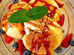 莓果奶油芝士舒芙蕾松饼-UPPER KITCHEN(延安路店)