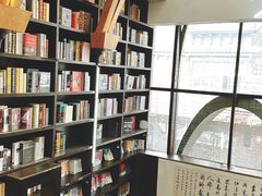 -钟书阁(松江泰晤士小镇店)