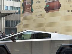 -TESLA 特斯拉(上海太古汇体验店)