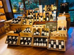 零售区-香港赛马会双鱼河会所