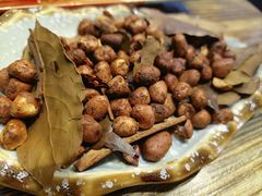 特色花生米-花食间餐吧(远大购物中心群力店)