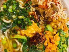 -爆炸头阿姨小四川正宗川味小吃(无任何分店)