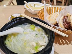 -闫家驴肉老店(华电一校店)