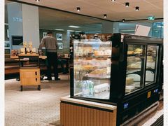 面包甜点陈列柜-星巴克(南京鼓楼医院店)