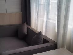 -深圳龙华大浪商业中心亚朵X酒店