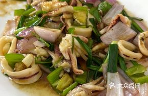 Stir-fried Squid Tubes with Ginger and Scallion