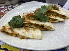 墨西哥鸡肉芝士饼-LESCEDARS Brasserie Bistro香柏树