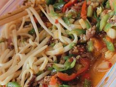-歹歹的加个面过油肉拌面