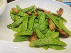 荷兰豆腊肠-侬佳蒸菜馆(听潮店)