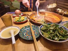 -洱火云南酸菜牛肉火锅(石景山当代商城店)