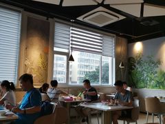 靠窗位-豪客来牛排(伟诚广场店)