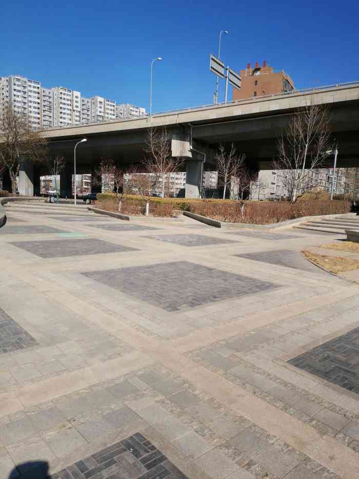 石榴庄城市休闲公园-"窗外的一道美丽的风景线,疫情期间见证这一.