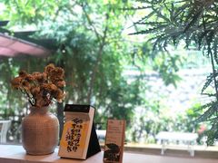 -彳亍咖啡·这里(水湾路店)