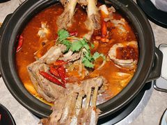 羊大骨棒羊蝎子拼盘锅-沪小胖小龙虾(淮海中路旗舰店)