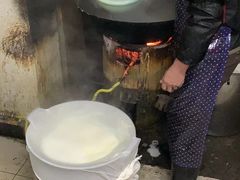 -云南大锅豆浆店