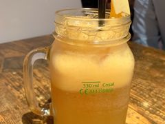 -layback cafe & bar