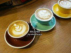 -新华里咖啡书吧(新华书店小寨店)