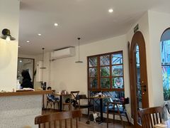 -有猫主题·治愈系猫咖(曾厝垵店)