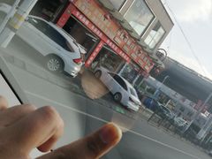 -鲨鱼皮汽车凹陷玻璃修复(静安店)