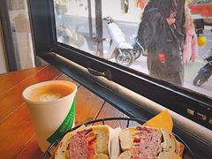 黑椒牛肉贝果明治-BIG BAGEL(永康路店)