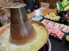 -果松木炭酸菜铜火锅·外婆参鸡汤