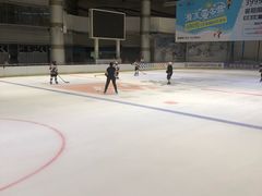 -成都冰纷万象滑冰场