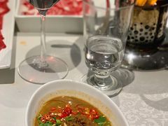 鼎鼎香鲜虾金牌沙司双拼-鼎鼎香·港式火锅(北京SKP店)